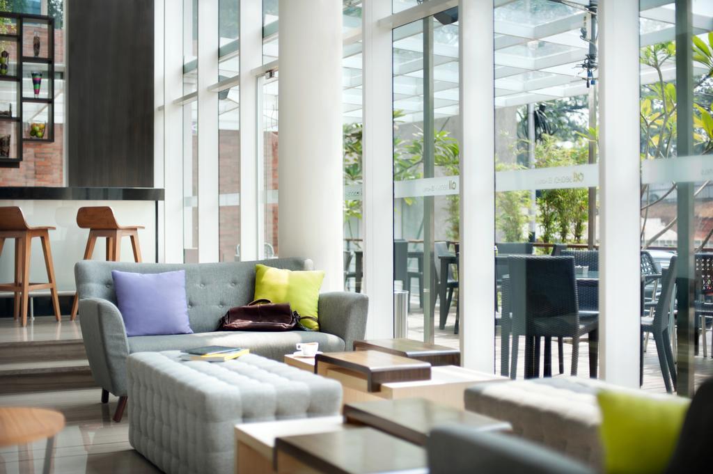Hotel Seasons Thamrin 3*