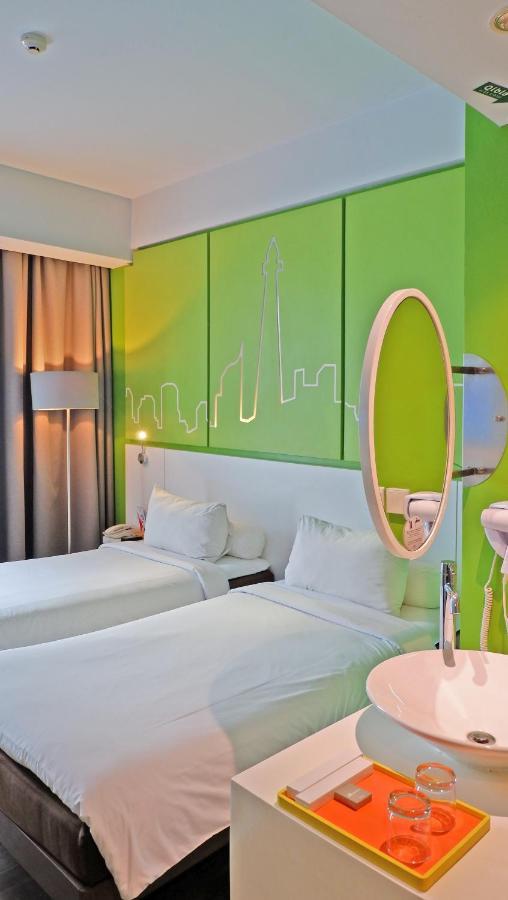Hotel Seasons Thamrin 3*