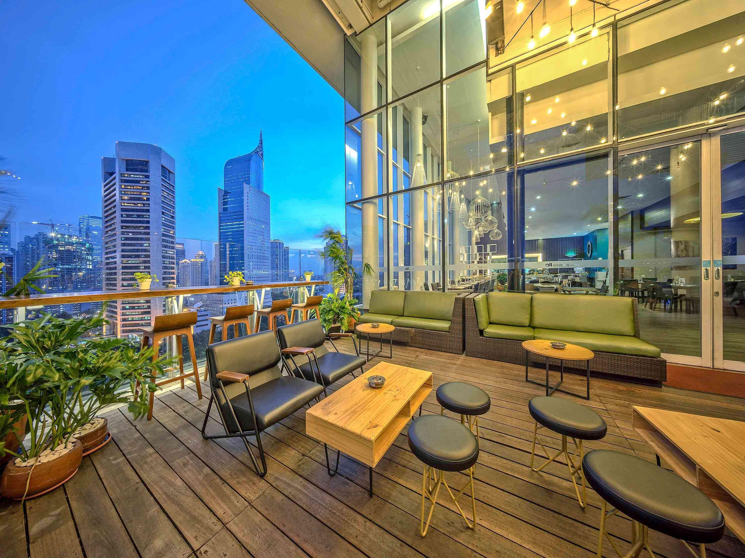 Hotel Seasons Thamrin 3*