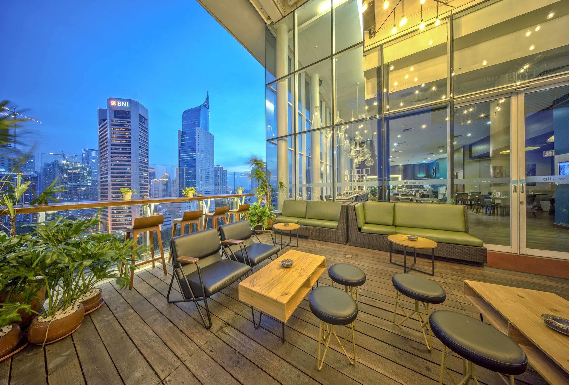 Seasons Thamrin Hotel 3*